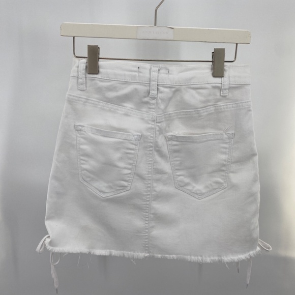 Akira white skirt size Small - Picture 3 of 10